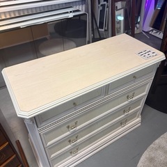 スペイン製チェストの画像