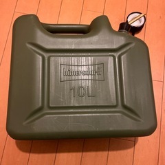 取引中　お洒落灯油入れ10ℓの画像