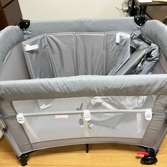 折りたたみベビーベッド の画像