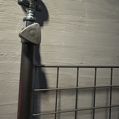 つっぱり式 パーテーション 仕切り　黒の画像