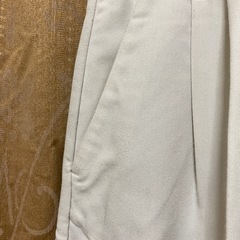 H&Mベージュパンツの画像