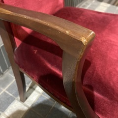 木製椅子の画像