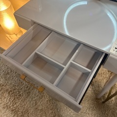 ドレッサー　女優ミラー付きの画像