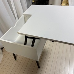 跳ね上げ式テーブルの画像