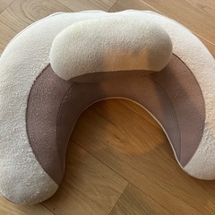 エールベベ　授乳クッションの画像