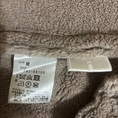 DRESKIP フェイクムートン素材のノーカラーコートの画像