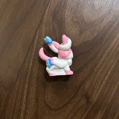 美品ポケモンフィギュアニンフィアの画像