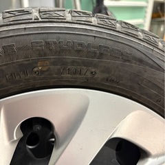 アクア純正ホイール付きスタッドレスの画像