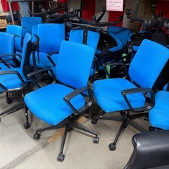 コクヨ　肘付き　チェア　ガス圧昇降　ハンガー付きの画像