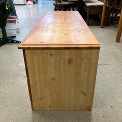 サ2512-177 カントリーテイスト ローチェスト パイン材 木目 キズ汚れ有りの画像