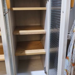 食器棚の画像
