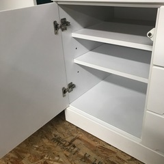 ジャングルジャングル貝塚店　食器棚　白　ホワイト　2枚扉　引き出し　コンセント　高さ調節　調節　中古　貝塚市　二色浜の画像