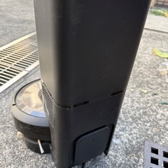 綺麗なルンバ(自動で戻る充電ハウス付き)の画像