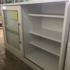 ジャングルジャングル貝塚店　食器棚　ロー　白　ホワイト　木　磨りガラス　引き出し　棚　高さ調節　スライド式　中古　貝塚市　二色浜の画像