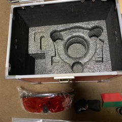 山真製鋸(Y'sGOD JAPAN) レッドエイリアン レーザー墨出し器 RA-06レッドの画像