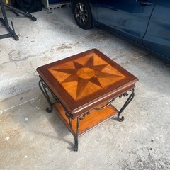 【アンティーク調テーブル／サイドテーブル】②の画像