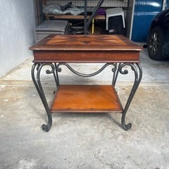 【アンティーク調テーブル／サイドテーブル】②の画像