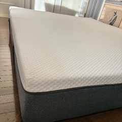 【美品　配送費込価格‼️エマスリープダブルマットレス】の画像