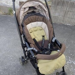 combi 　ベビーカーの画像