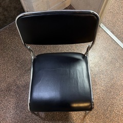 【無料】スタッキングチェア 椅子  5脚セットの画像