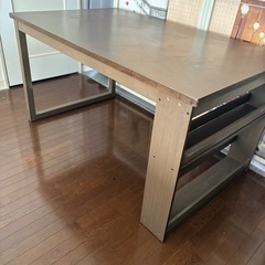 IKEA大きめテーブルの画像