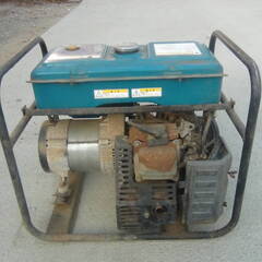 スズキ 発電機 SV2300H とりあえずエンジン始動 止まった 動作未チェック 中古品 現状品 ジャンク品の画像