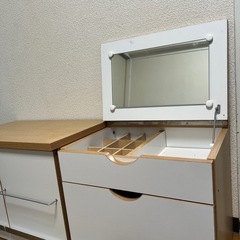 ドレッサーと収納（2点セット）の画像