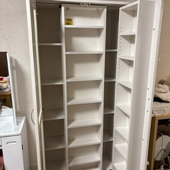 値下げしました！　白いキャビネット・収納家具の画像