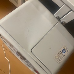 灯油ストーブの画像