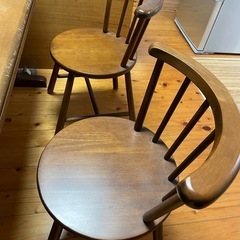 2026.1.9処分　
ダイニングテーブル椅子２個セットの画像
