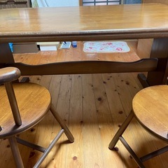 2026.1.9処分　
ダイニングテーブル椅子２個セットの画像