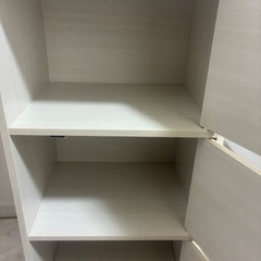 扉付き収納ボックスの画像