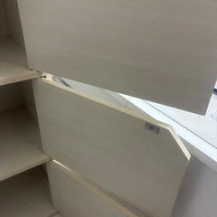 扉付き収納ボックスの画像