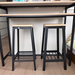 カウンターテーブル　椅子2脚付きの画像