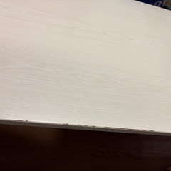 ニトリ机　白の画像