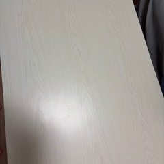 ニトリ机　白の画像