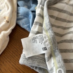 【3枚セット】ユニクロベビー長袖前開きボディスーツ　60サイズの画像