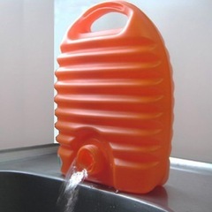 「タンゲ化学工業 立つ湯たんぽ 2.6L（袋付き）の画像