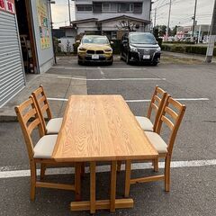 ニトリ ダイニングテーブル、イケア チェア 5点セットの画像