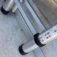 伸縮梯子の画像