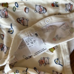 【4枚セット】ユニクロベビー半袖前開きボディスーツ　60サイズの画像