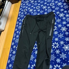 パーカー服の画像