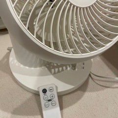 夏は必須の360度首振りしてくれる扇風機の画像