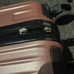 無料　スーツケース　鍵無し　難ありの画像