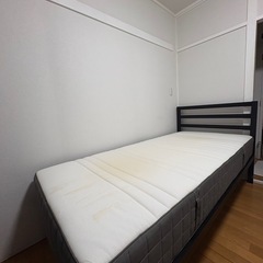 シングルベッド(マットレスikea製)の画像