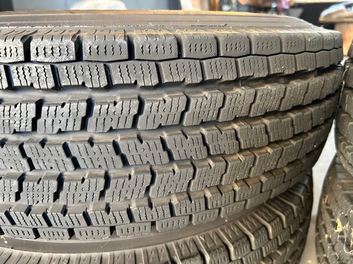 ハイエース スタッドレス 国産 バリ溝 4本セット (original) 千旦の