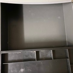 キャビネット　引き出し　机　鍵付きの画像