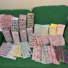 海外製ボンボンドロップシールの画像