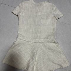 ZARA ザラ ツイードワンピース 半袖 アイボリー 金ボタンの画像