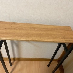 スリムで便利なコンソールテーブルの画像